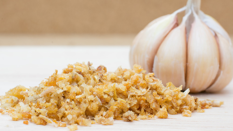 Can You Fry Garlic In The Microwave? | Shutterstock