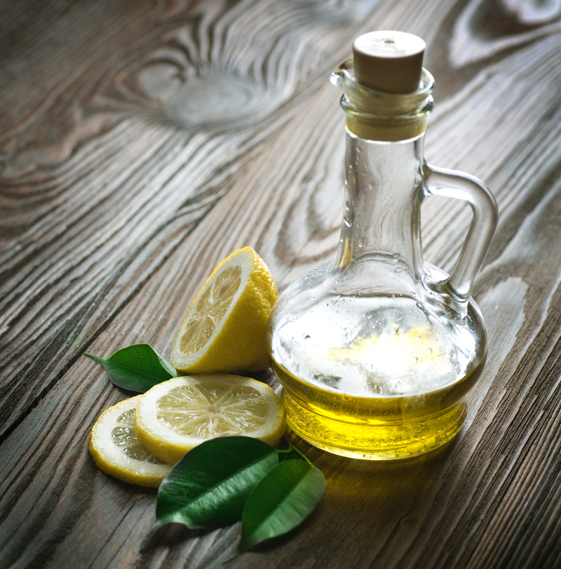 Lemon & Olive Oil Wood Polish | Shutterstock