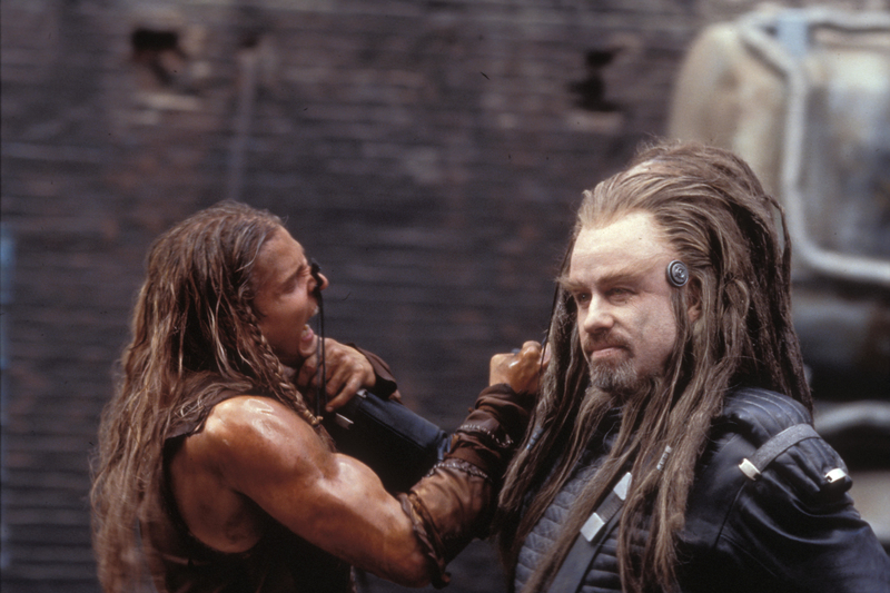 Battlefield Earth: A Saga of the Year 3000 (2000) | Alamy Stock Photo by PictureLux / The Hollywood Archive / Warner Brothers / Pierre Vinet