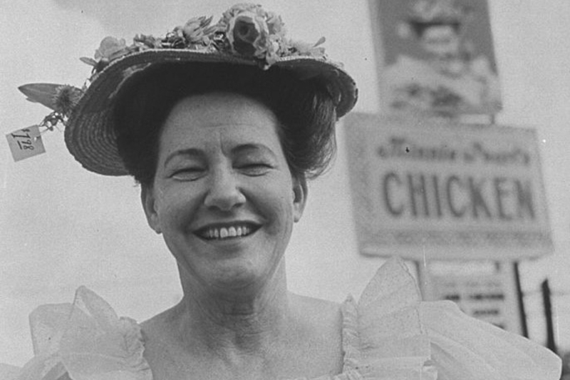 Minnie Pearl’s Chicken | Getty Images Photo by Jerry Cooke