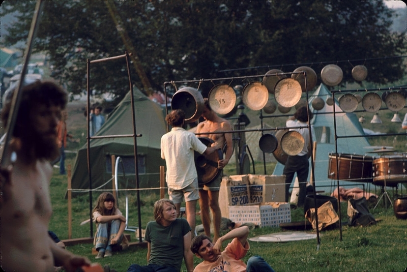 People Played with Suspended Gongs at the “Free Stage” | Getty Images Photo by Ralph Ackerman