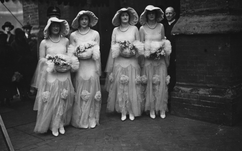 Bridesmaid Muffs: It's a Thing | Getty Images Photo by Hulton-Deutsch Collection/CORBIS