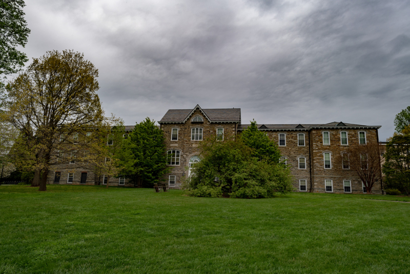 Swarthmore College : $2.105 Billion | Shutterstock