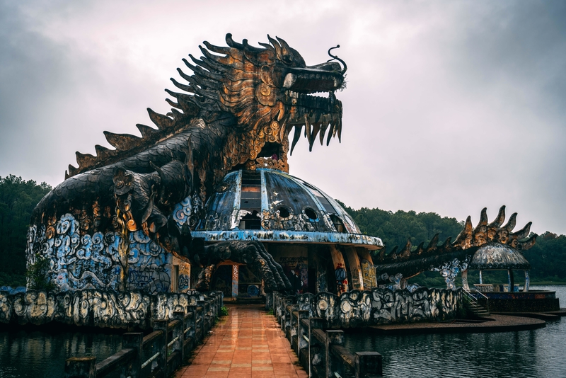 The Abandoned Water Park in Vietnam | Alamy Stock Photo by ronny bolliger 