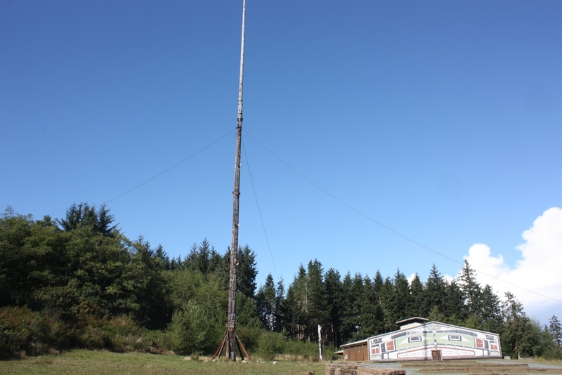 The Tallest Totem Pole | Shutterstock Photo by Julian Worker