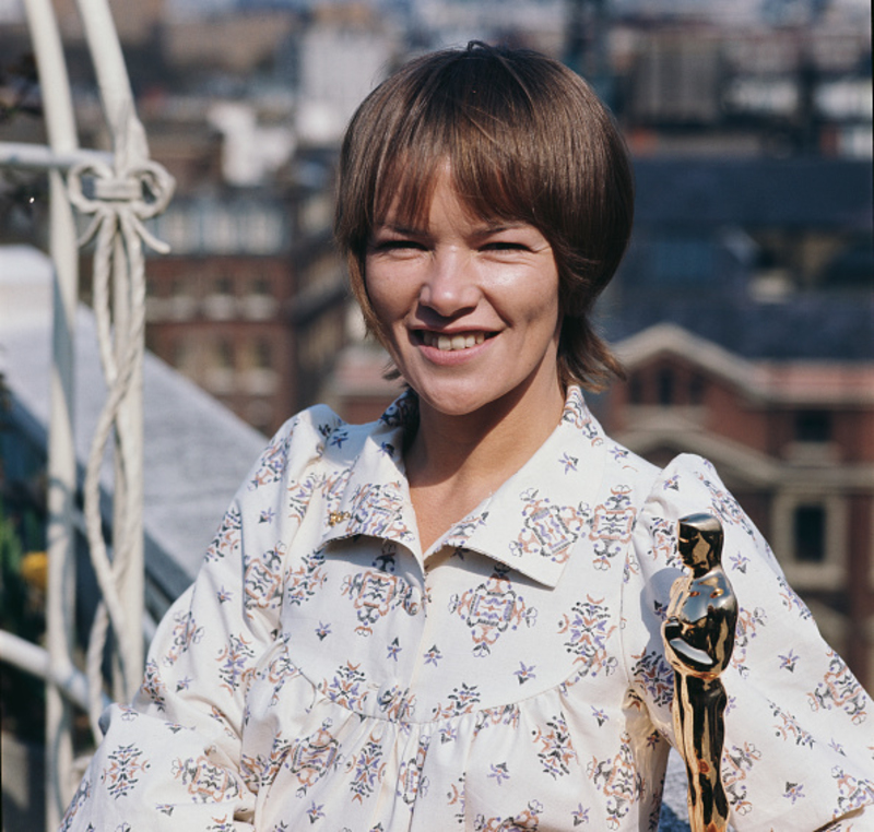 Glenda Jackson | Getty Images Photo by Mike Lawn/Fox Photos/Hulton Archive
