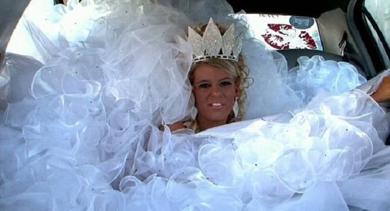 No arrugues los volantes de la novia | pinterest.com/evamreynoso