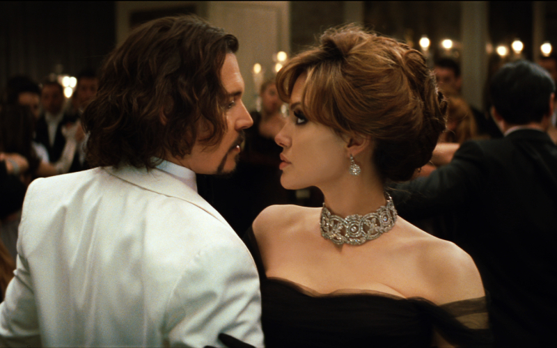 Angelina Jolie no estaba feliz con el olor de Johnny Depp | MovieStillsDB Photo by murraymomo/Columbia Pictures