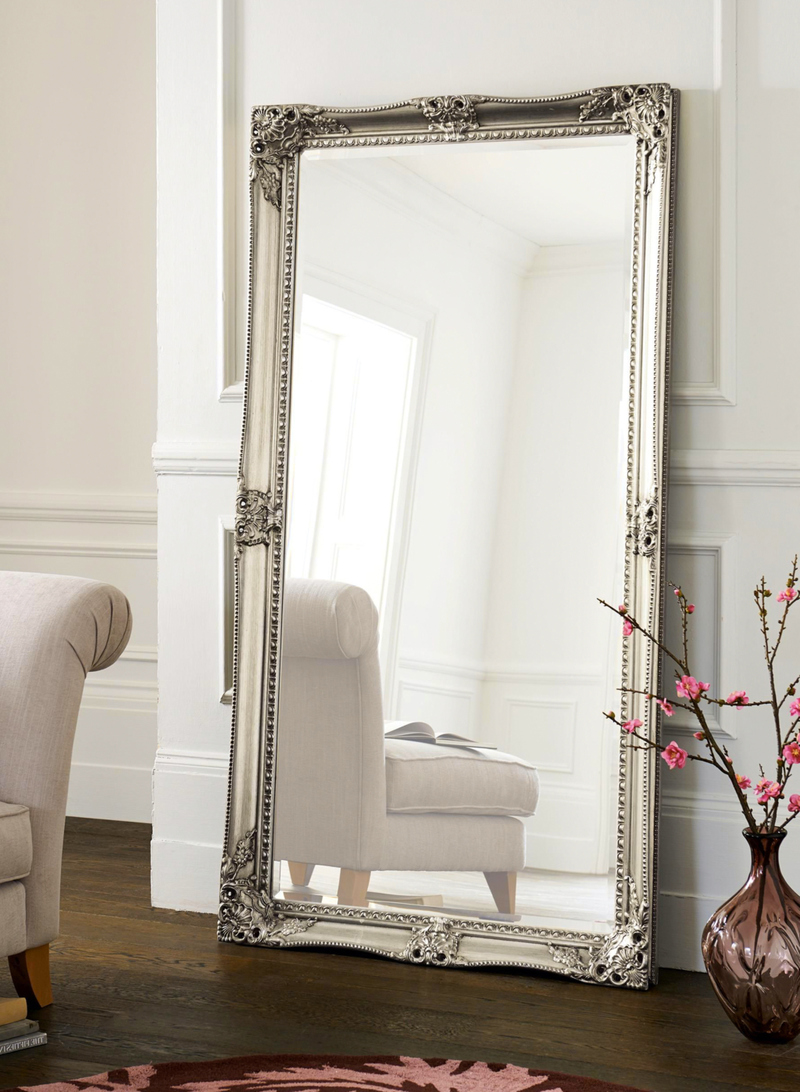 Hide worn spots on mirrors | Shutterstock