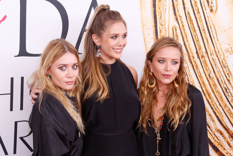 Mary-Kate, Ashley Olsen y Elizabeth Olsen | Getty Images Photo By Taylor Hill/Contributor