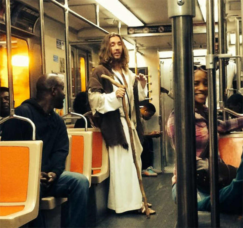 ¿Es ese Jesús? | Twitter/@subwaycreatures