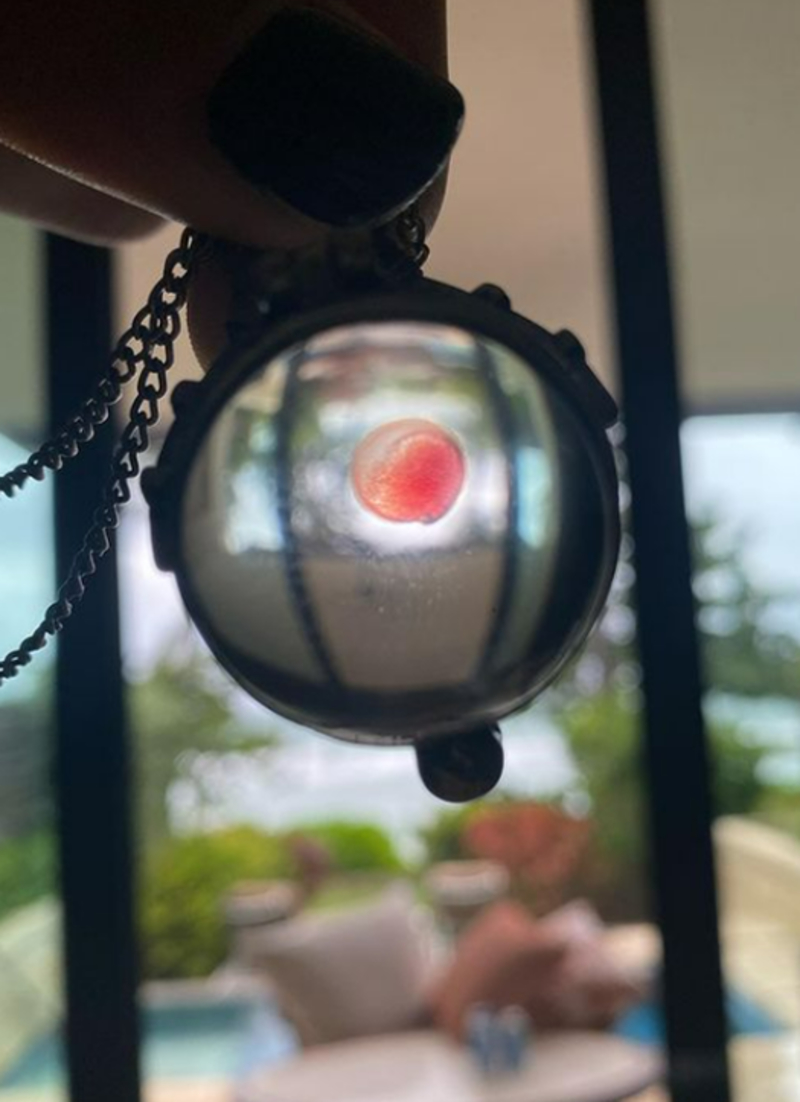 A Bloody Necklace??? | Instagram/@machinegunkelly