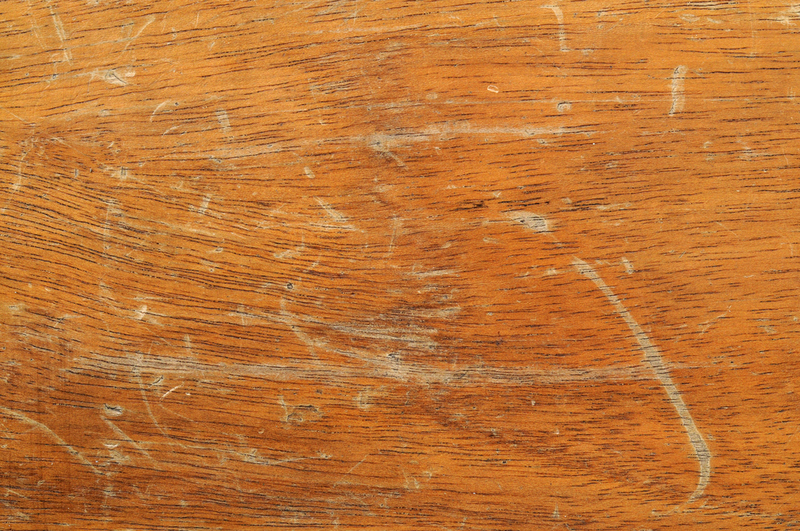 Reduce los rayones en la madera | taelove7/Shutterstock
