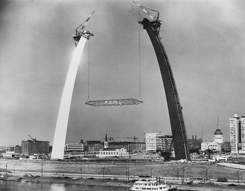 The Gateway Arch Then | Getty Images Photo by Pictorial Parade/Archive Photos