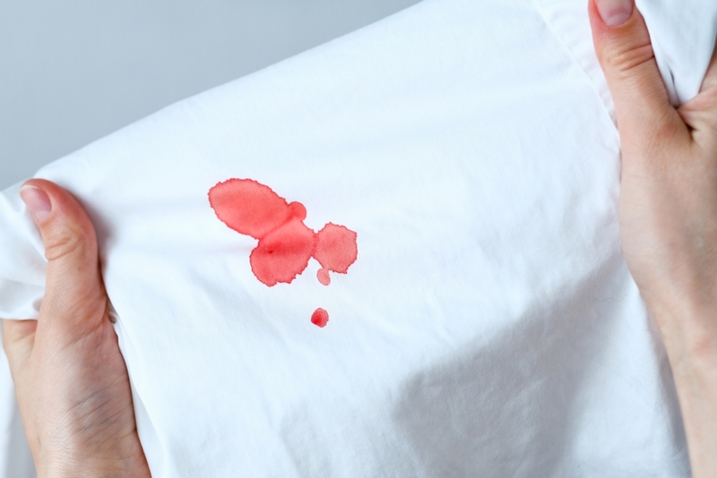 Elimina las manchas de sangre | HalynaRom/Shutterstock