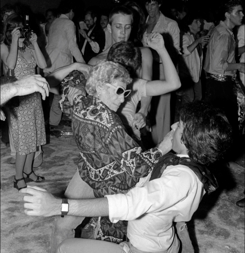 Disco Sally liebt es, ihre Tanzschritte vorzuführen | Getty Images Photo by Allan Tannenbaum