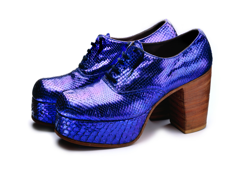Mis zapatos de serpiente azul | Shutterstock