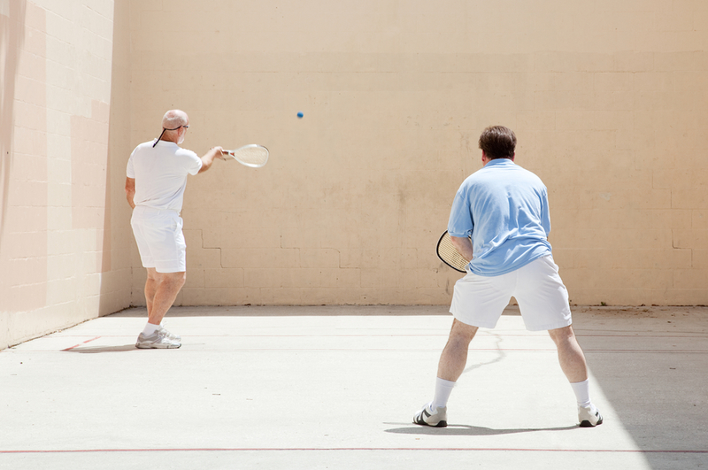 Racquetball spielen | Lisa F. Young/Shutterstock
