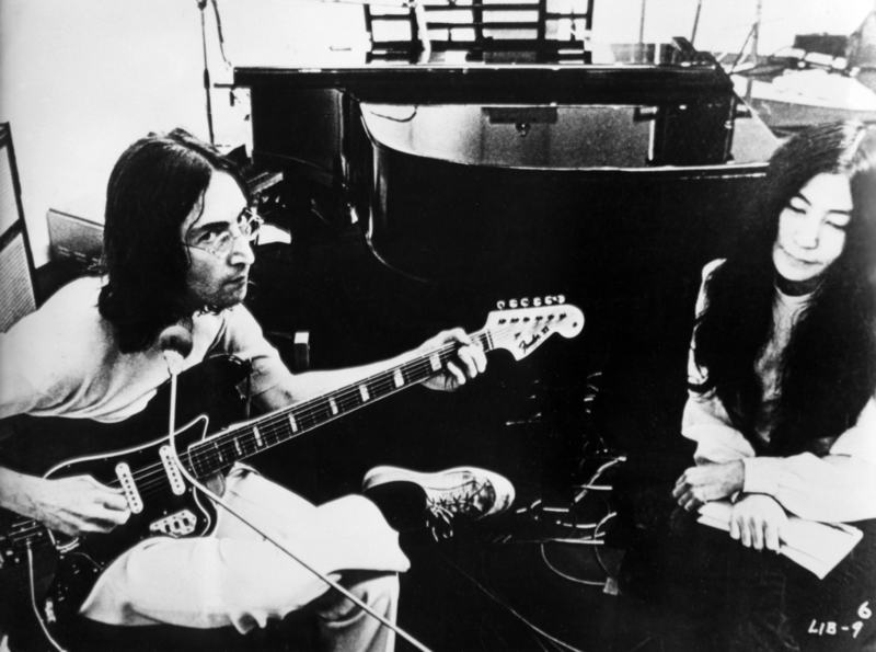 Im Studio: Die Beatles und Yoko Ono, 1969 | Getty Images Photo by ullstein bild Dtl.