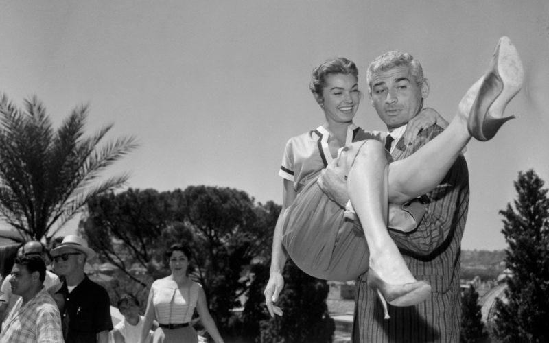 ,,Raw Wind in Eden”: Ein Model, a Womanizer, ein Flugzeugabsturz...und ein geheimnisvoller Mann (1958) | Getty Images Photo by Bettmann