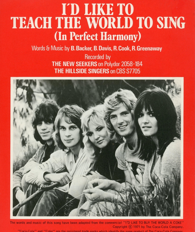 “I'd Like to Teach the World to Sing” von The Hillside Singers und den New Seekers | Alamy Stock Photo by Tim Mander 
